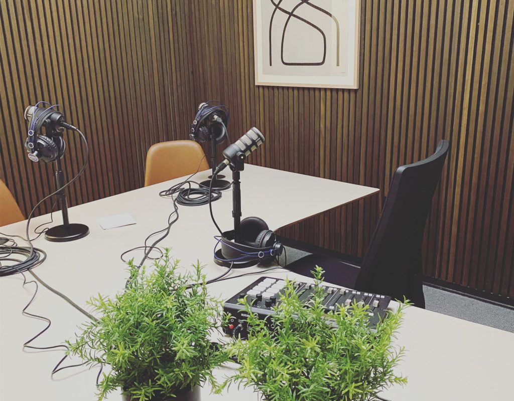 B73F7422-9198-493C-BC24-44F37D2BD3DD